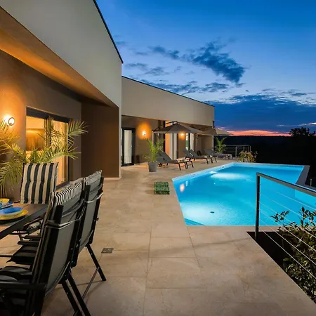 Manuela - Pool & Jacuzzi - Villa