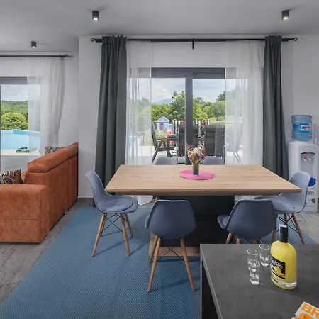 Manuela - Pool & Jacuzzi - Villa *