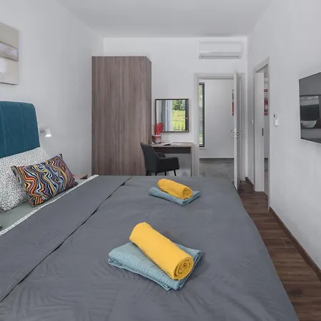 Villa Manuela - Pool & Jacuzzi - *