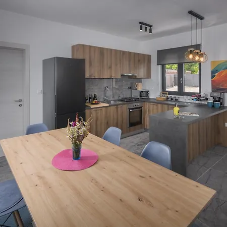 Manuela - Pool & Jacuzzi -