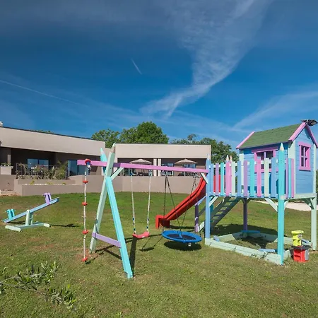 Manuela - Pool & Jacuzzi - * Batlug