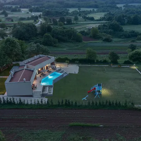 Villa Manuela - Pool & Jacuzzi - *