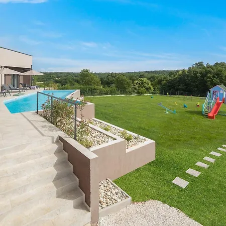 Manuela - Pool & Jacuzzi - *