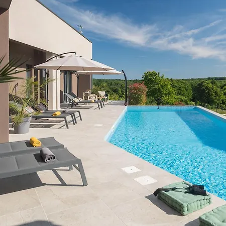 Manuela - Pool & Jacuzzi - *