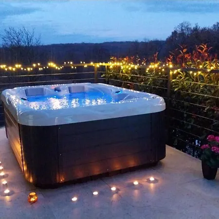 Manuela - Pool & Jacuzzi - Villa *