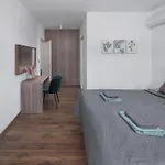 Manuela - * Batlug
