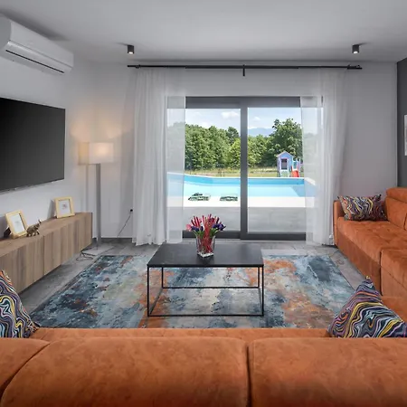 Manuela - Pool & Jacuzzi -