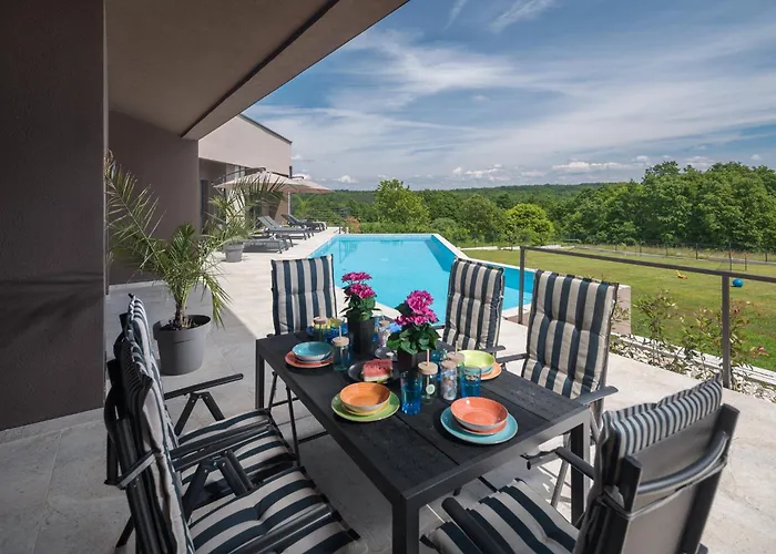 Vila Manuela - Pool & Jacuzzi -