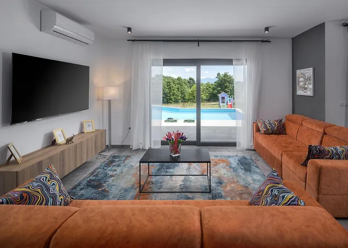 Manuela - Pool & Jacuzzi -