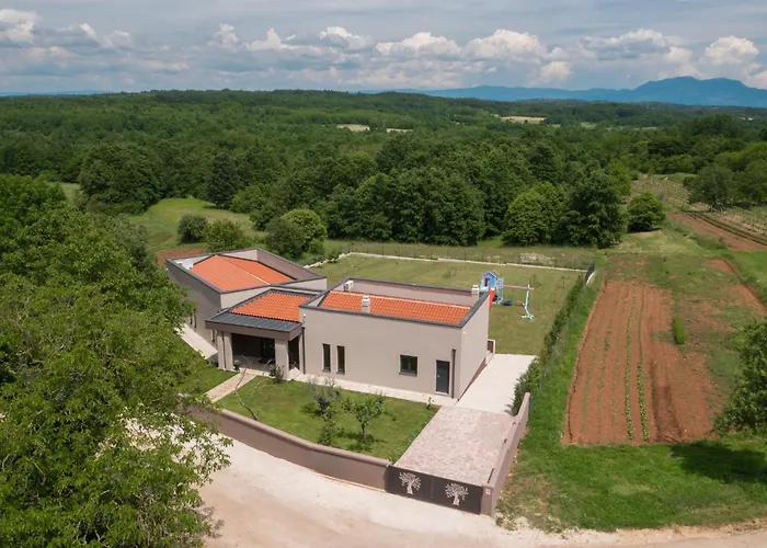 Manuela - Pool & Jacuzzi -