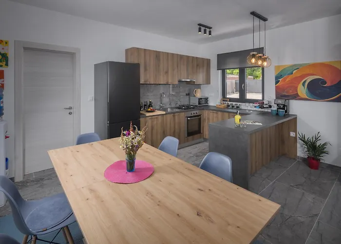 Manuela - Pool & Jacuzzi -