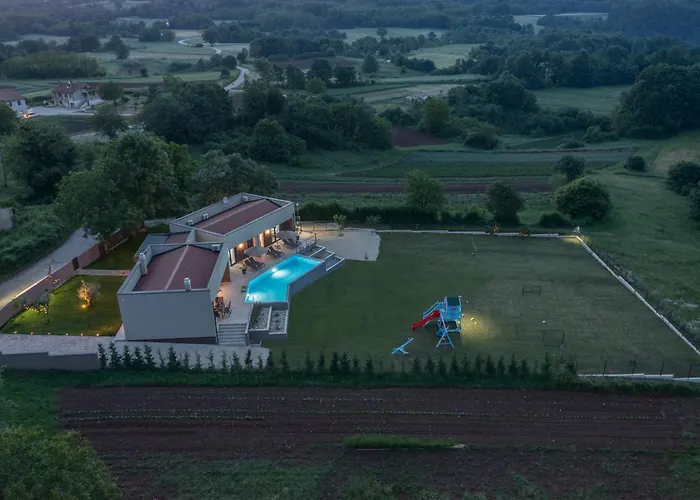 Vila Manuela - Pool & Jacuzzi - *