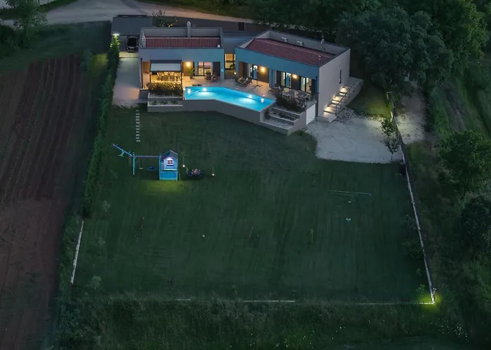 Manuela - Pool & Jacuzzi -