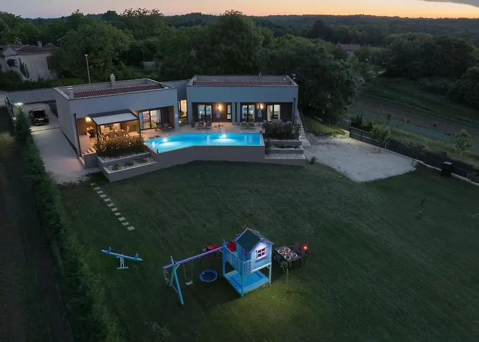 Vila Manuela - Pool & Jacuzzi - Batlug