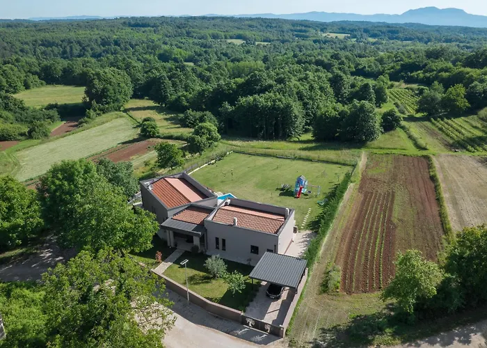 Manuela - Pool & Jacuzzi - Vila *