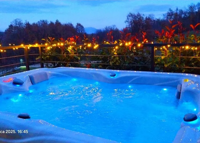 Manuela - Pool & Jacuzzi - * Batlug